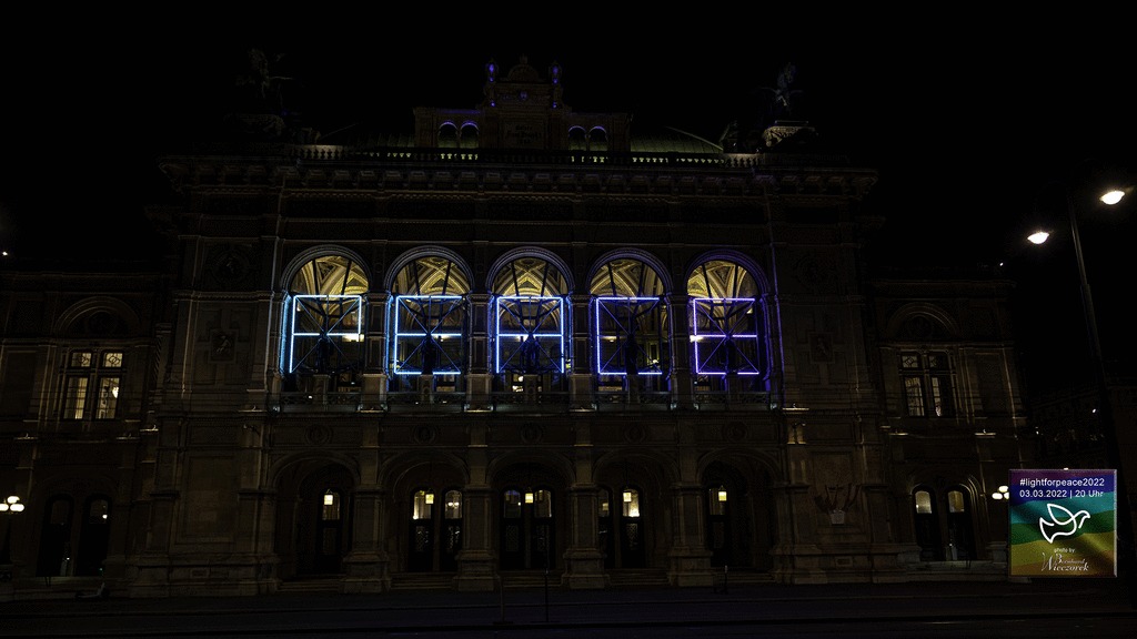 Oper Wien_lightforpeace 03 03 2022